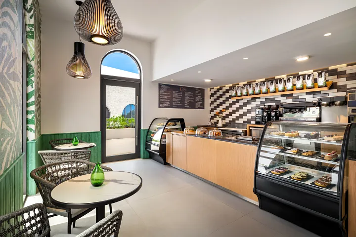 Coco Café coffee and snack bar at Dreams Estrella del Mar Mazatlan featuring premium coffee, pastries, and a modern casual café setting.