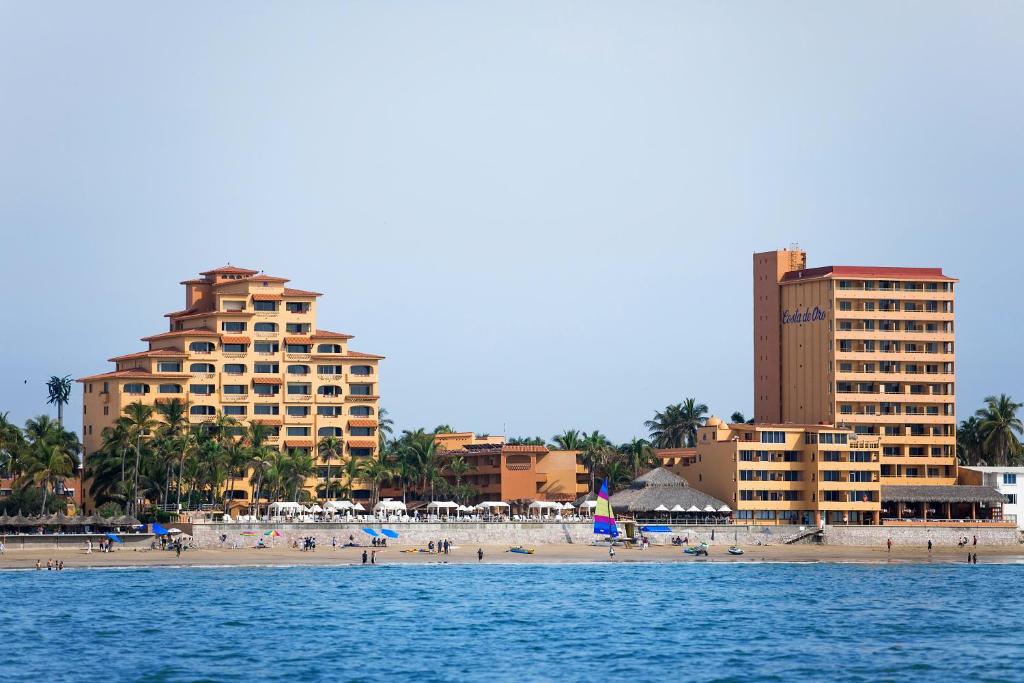 Costa de Oro Beach Hotel Mazatlan beachfront property on the Golden Zone with ocean views and affordable accommodations.