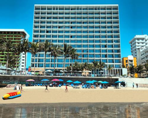 Viaggio Resort Mazatlan beachfront property with ocean views and modern amenities along the Mazatlan coastline.